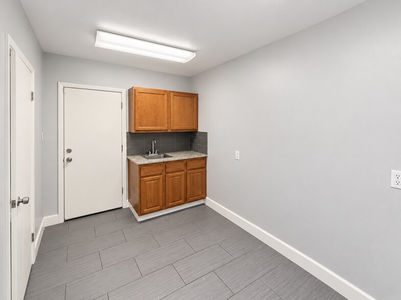 More Photos Of 205 E Osborn Rd, Phoenix Medical For Sale