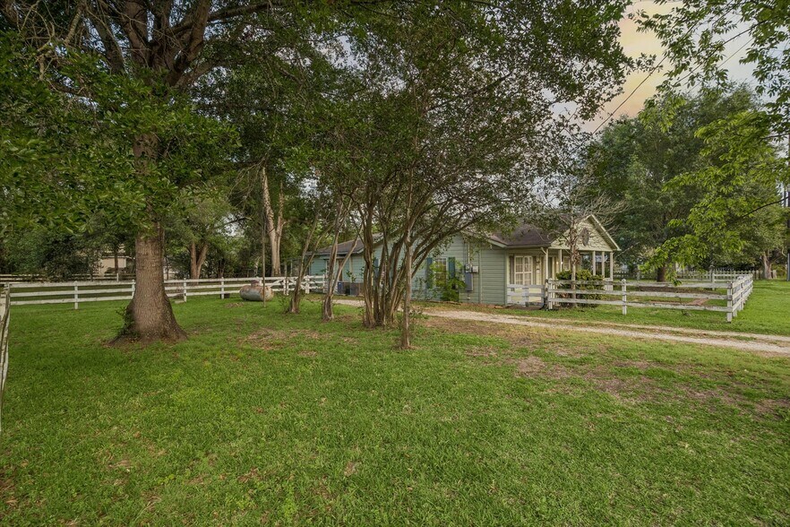 More Photos Of 30315 2nd St., Fulshear Land For Sale