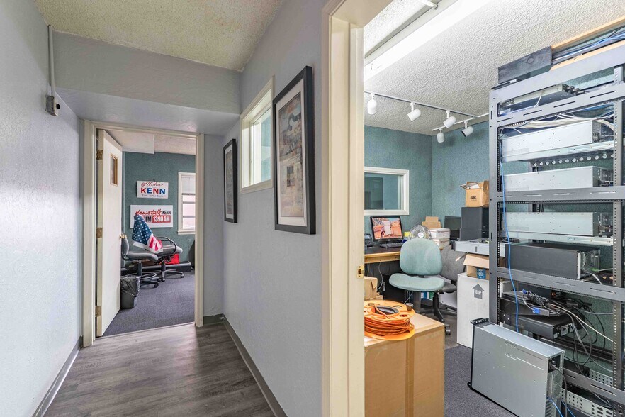 More Photos Of 120 S Commercial Ave, Farmington Office For Sale