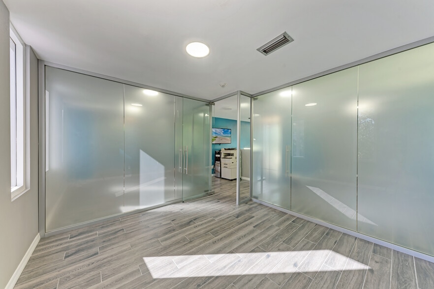 More Photos Of 1771 Manatee Ave W, Bradenton Loft Creative Space For Lease