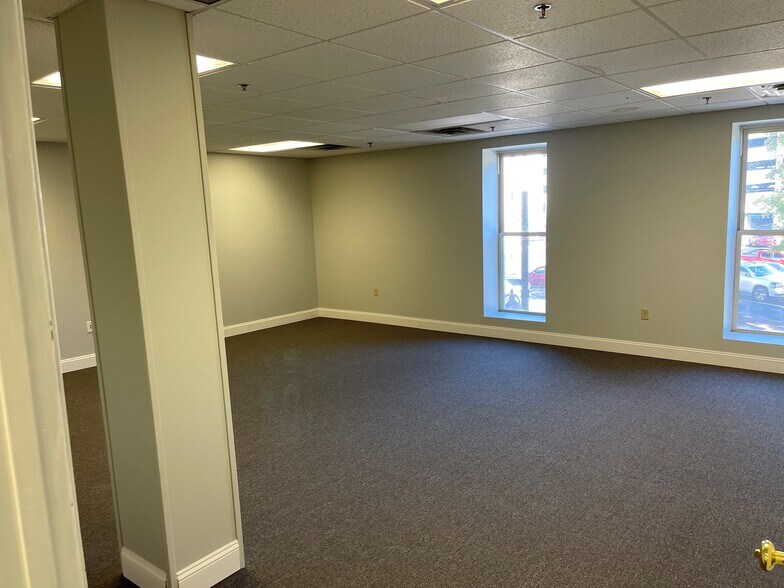 More Photos Of 201-209 W Pike St, Clarksburg Office Residential For Lease