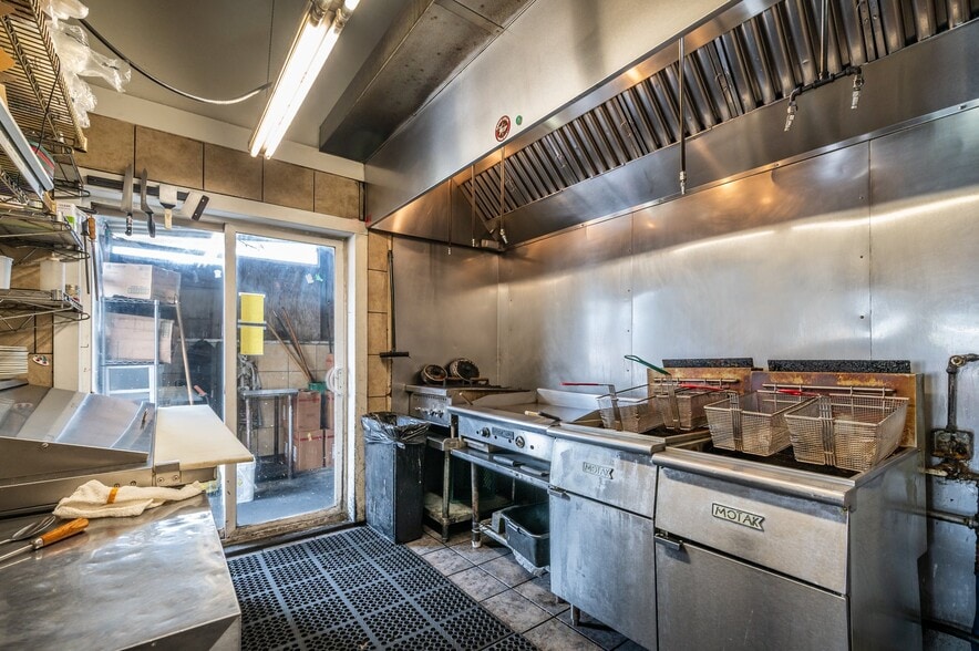 More Photos Of 259 6th St, Port Orford Restaurant For Sale