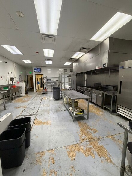 More Photos Of 331 E Weber Ave, Stockton Freestanding For Lease