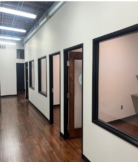 More Photos Of 106-110 S Main St, Royal Oak Office For Lease