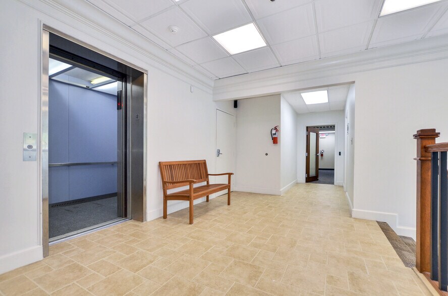 More Photos Of 829 W Martin Luther King Blvd, Tampa Medical For Lease