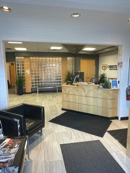 More Photos Of 5410-5424 97 St NW, Edmonton Flex For Sale