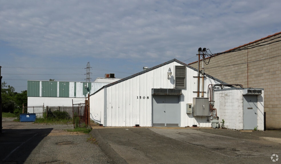Primary Photo Of 1508 Brook Rd, Richmond Refrigeration Cold Storage For Lease
