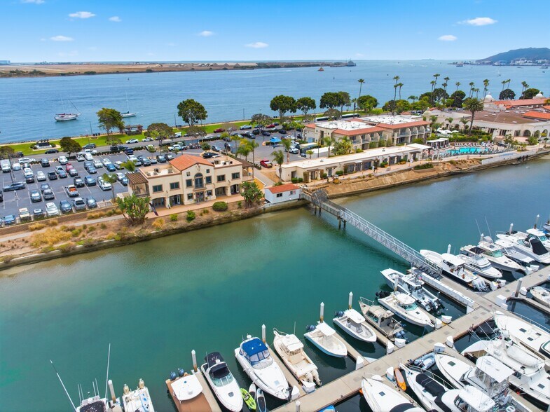 More Photos Of 1551 Shelter Island Dr, San Diego Hotel For Lease