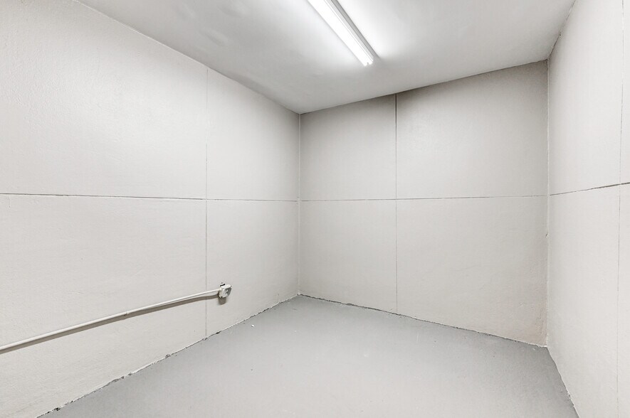 More Photos Of 9090 Frederick Rd, Ellicott City Storefront Retail Residential For Lease