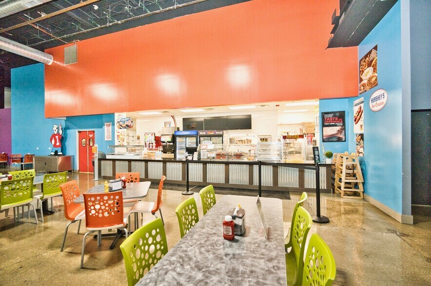 More Photos Of 7777-7847 N Caldwell Ave, Niles Manufacturing For Sale
