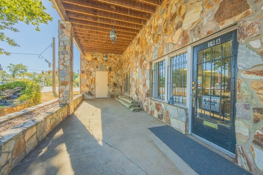 More Photos Of 19 Glenn Carrie Rd, Hull Office For Sale