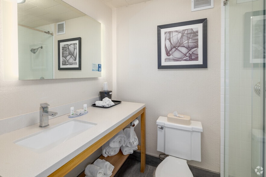 More Photos Of 7195 Eastwood Dr, Beaver Falls Hotel For Sale