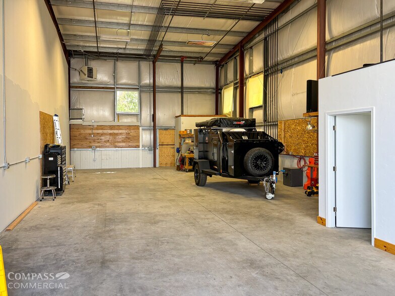 More Photos Of 63075 Crusher Ave, Bend Manufacturing For Sale