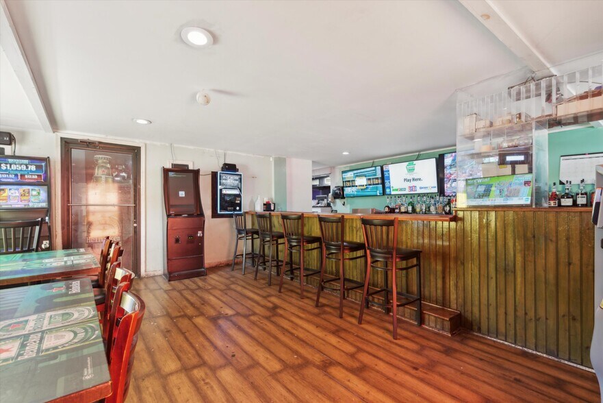 More Photos Of 5300-5302 Market St, Philadelphia Bar For Sale