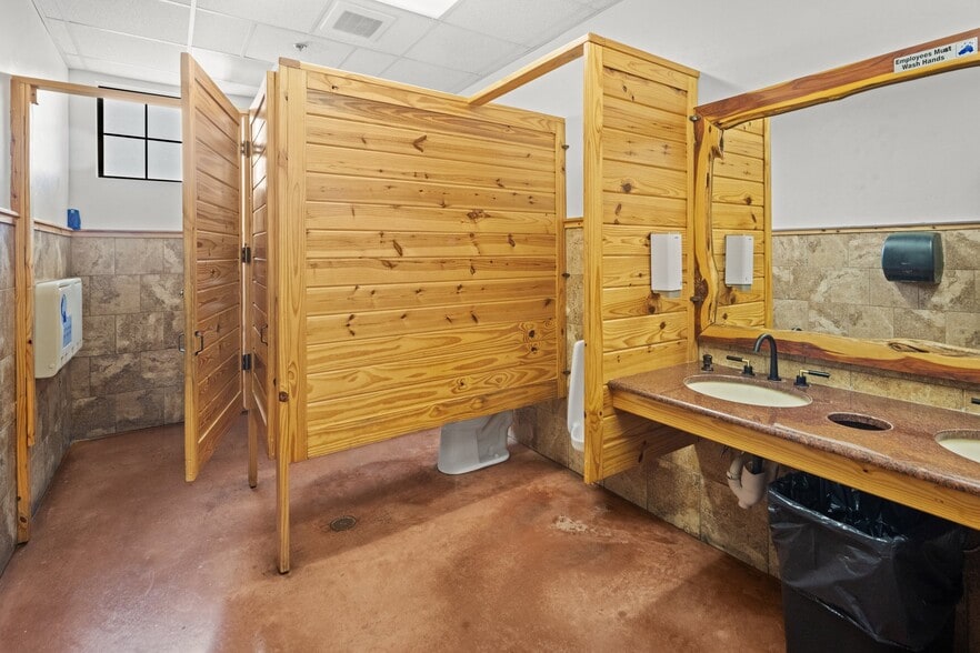 More Photos Of 2411 N US Highway 281, Marble Falls Restaurant For Sale