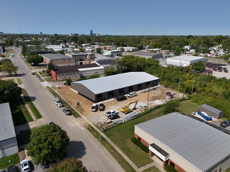 More Photos Of 901 Floyd Dr, Lexington Light Distribution For Lease