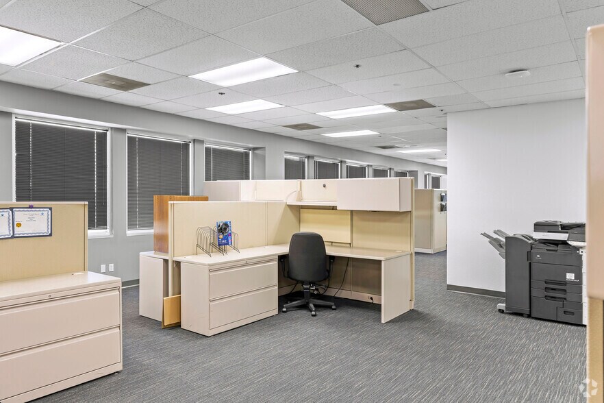 More Photos Of 8713 Airport Fwy, North Richland Hills Office For Lease