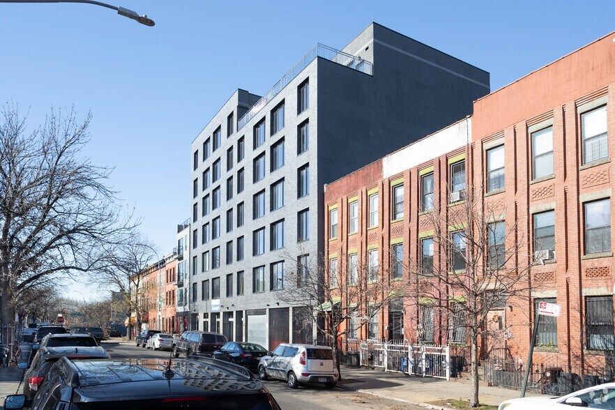 More Photos Of 17 Somers St, Brooklyn Apartments For Lease
