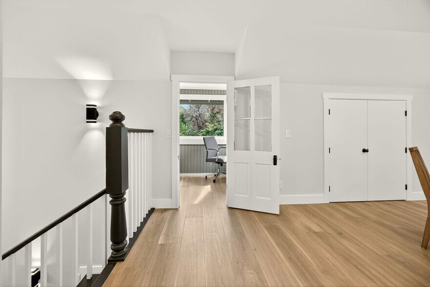 More Photos Of 111 Cedar St, Rogue River Office Residential For Sale