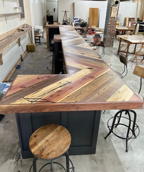 More Photos Of 241 W Eastland St, Gallatin Storefront For Sale