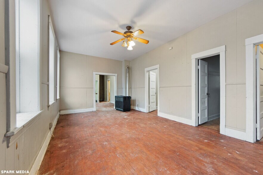 More Photos Of 4800 S Wood St, Chicago Storefront Retail Residential For Sale