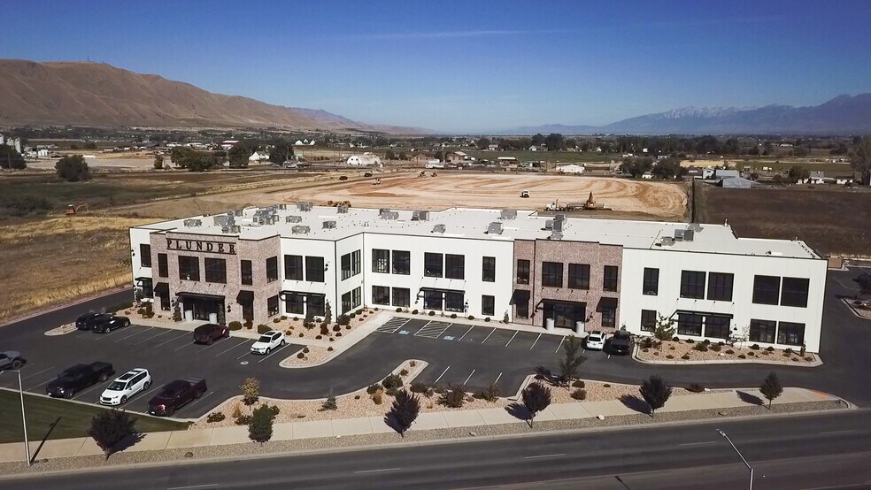 More Photos Of 1374 American Way, Payson Showroom For Sale