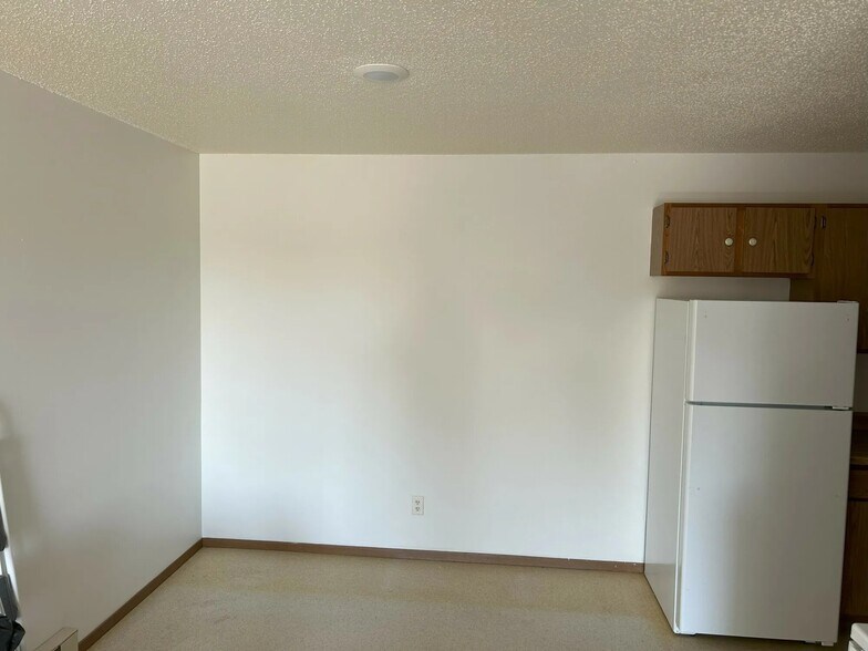 More Photos Of 411-415 S Henry St, Pierre Apartments For Sale