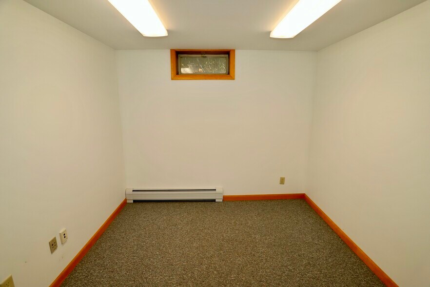 More Photos Of 41 Highland Ave, Newport Warehouse For Sale