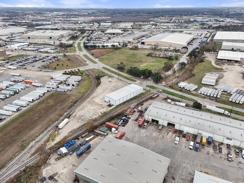 More Photos Of 620 Gellhorn Dr, Houston Warehouse For Sale