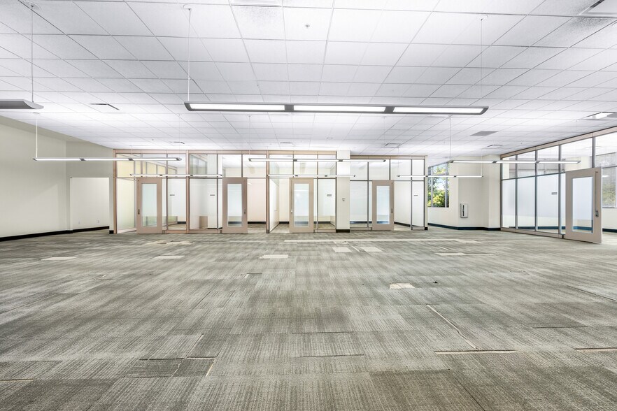 More Photos Of 350 Fellowship Rd, Mount Laurel Unknown For Lease