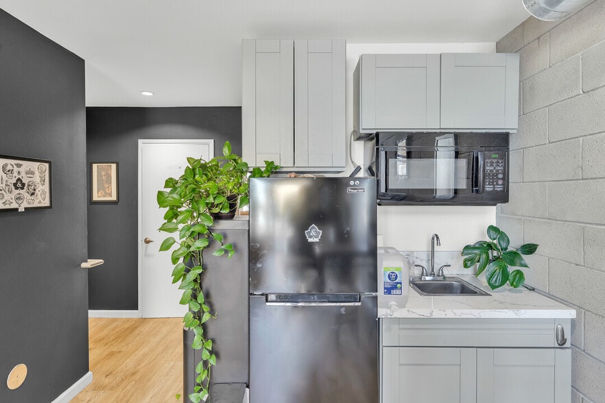 More Photos Of 2487 Kettner Blvd, San Diego Office For Sale