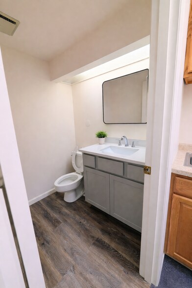 More Photos Of 110-124 Clarkson Executive Park, Ellisville Office For Lease