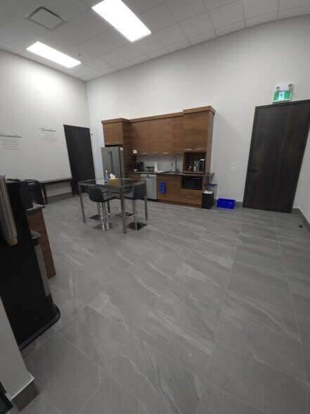 More Photos Of 350 Hanlon Creek Blvd, Guelph Light Distribution For Lease