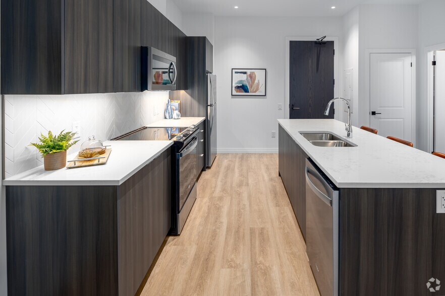 More Photos Of 66 Weber St E, Kitchener Apartments For Lease