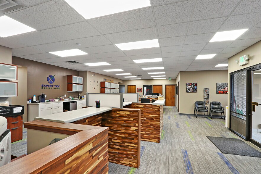 More Photos Of 1127 Prairie Dr, Racine Medical For Lease