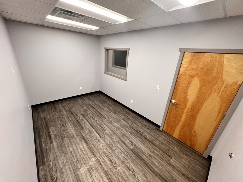 More Photos Of 3700 Fruitvale Blvd, Yakima Office For Lease