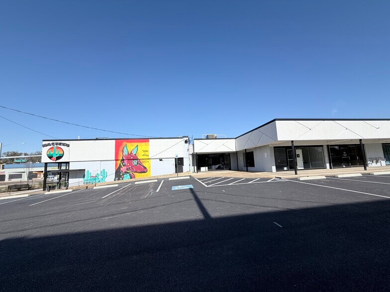 More Photos Of 3393-3437 Summer Ave, Memphis Storefront For Lease