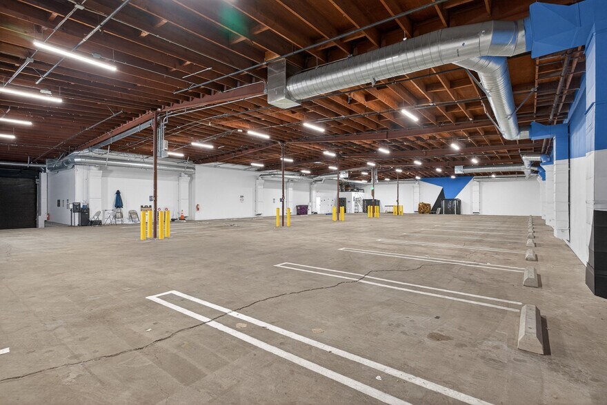 More Photos Of 1322-1326 Obispo Ave, Long Beach Warehouse For Lease