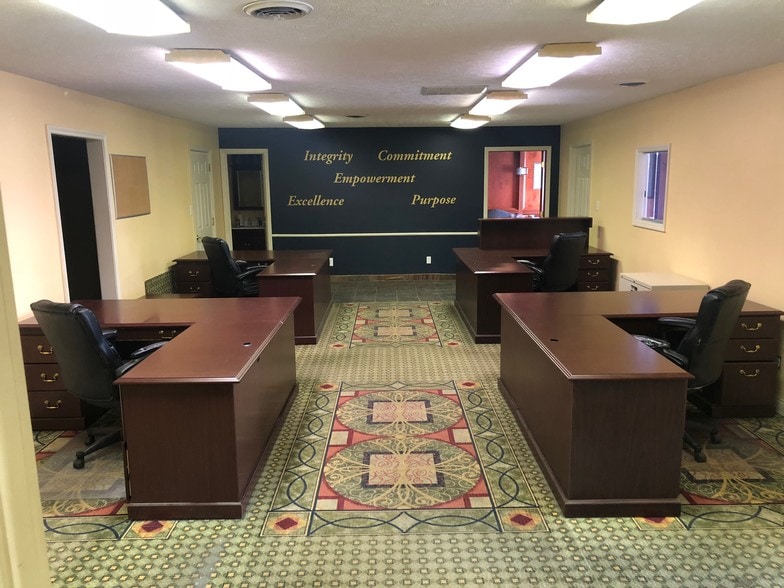 More Photos Of 502 Wilmont Dr, Mount Sterling Light Manufacturing For Lease