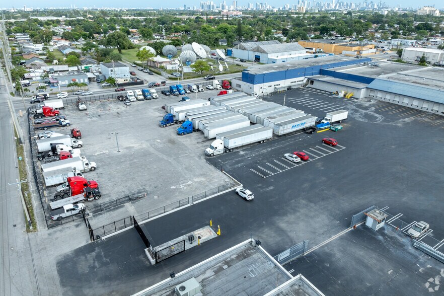 More Photos Of 7000 NW 32nd Ave, Miami Warehouse For Lease