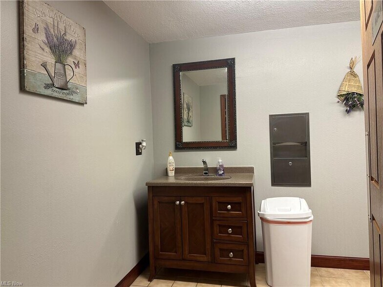 More Photos Of 7041 State Route 800 SE, Uhrichsville Loft Creative Space For Sale