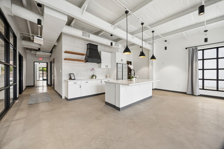 More Photos Of 4521 N Main St, Houston Medical For Lease
