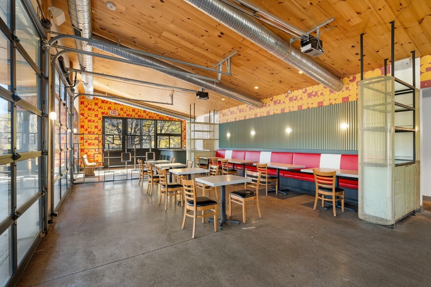 More Photos Of 261 Tinker St, Woodstock Restaurant For Sale