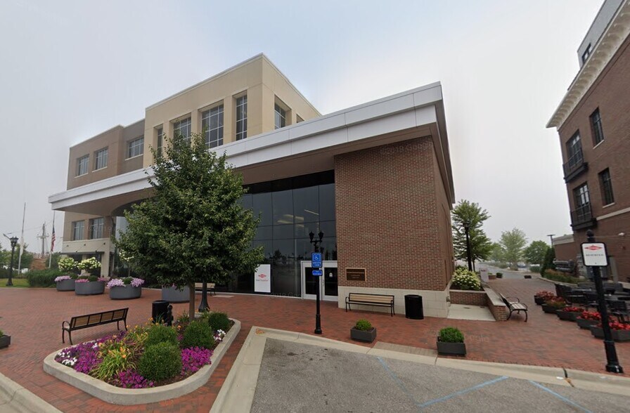 More Photos Of 1 E Main St, Bay City Office For Lease