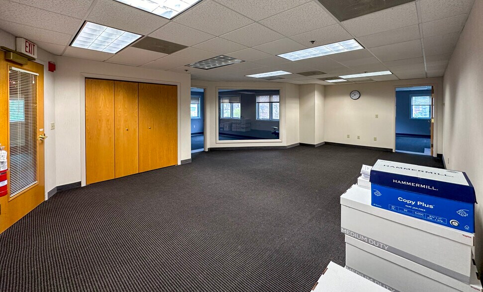 More Photos Of 4 Bellows Rd, Westborough Medical For Lease