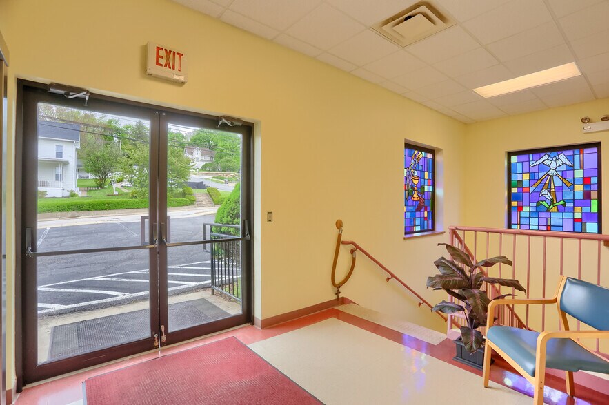 More Photos Of 426 E Main St, Evans City Religious Facility For Sale