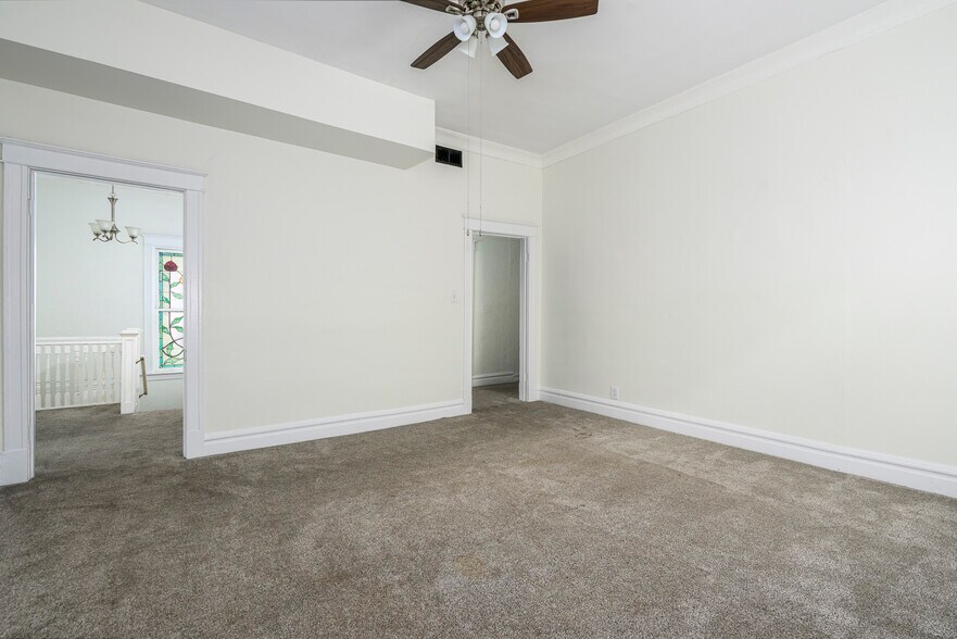 More Photos Of 4374-4382 W Pine Blvd, Saint Louis Office For Sale