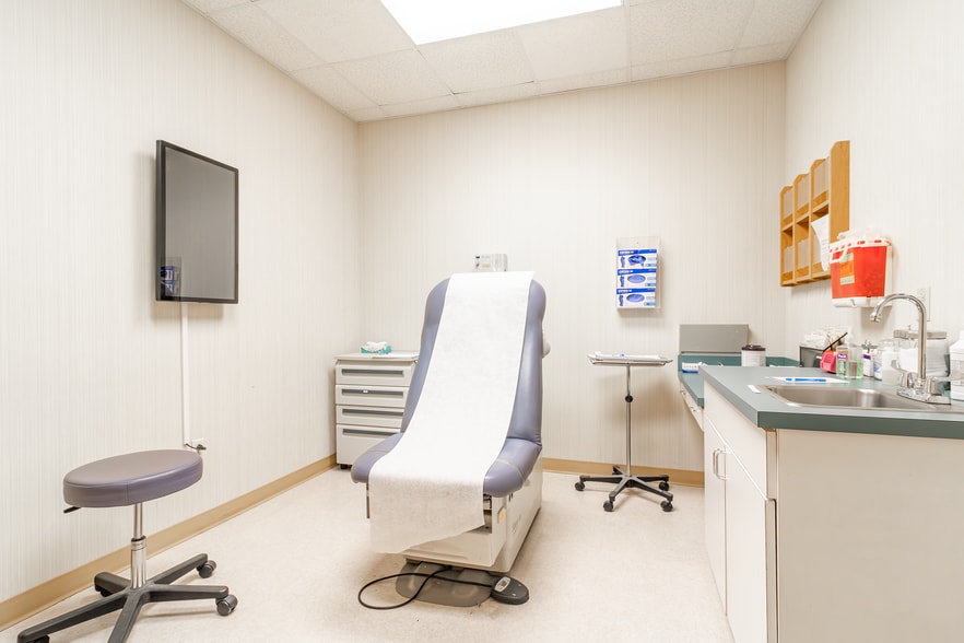 More Photos Of 800 Springfield Commons Dr, Raleigh Medical For Lease
