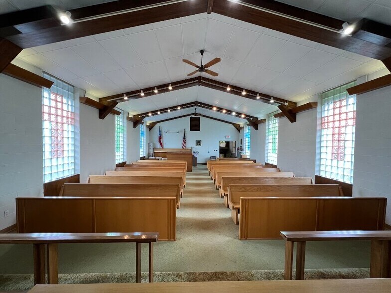 More Photos Of 23045 Wick Rd, Taylor Religious Facility For Lease