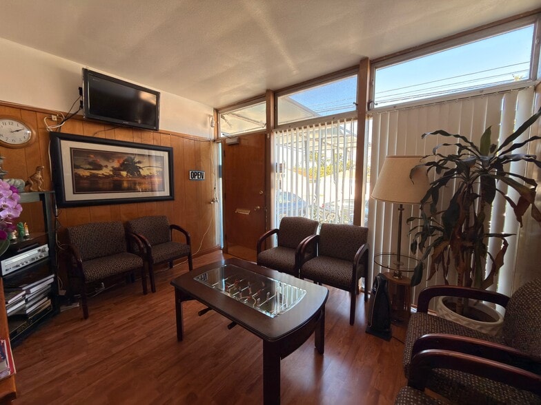 More Photos Of 1126 N Flower St, Santa Ana Medical For Sale